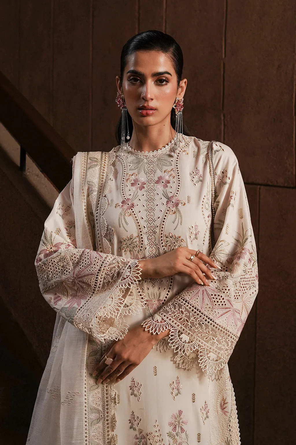 Afrozeh Festive Unstitched Chikankari Lawn 3Pc Suit AL-24-V4-08 GYPSUM