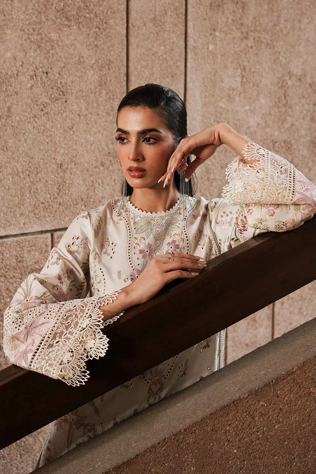 Afrozeh Festive Unstitched Chikankari Lawn 3Pc Suit AL-24-V4-08 GYPSUM