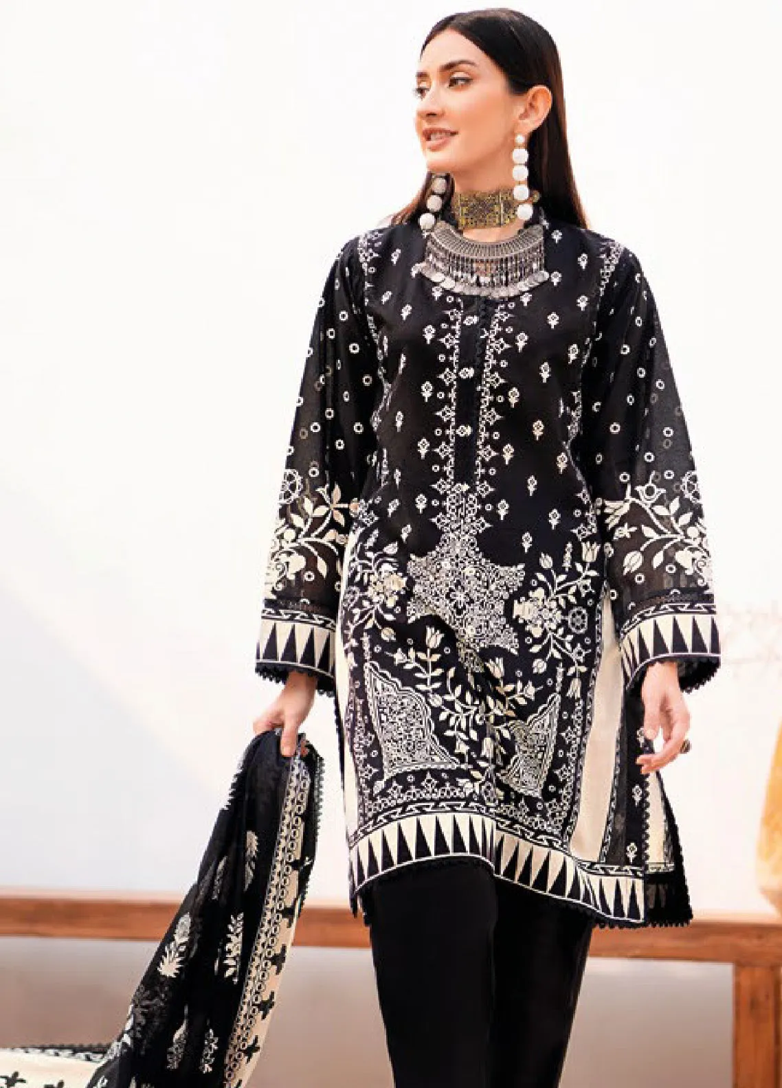 Gul Ahmed Printed Lawn Unstitched 3 Piece Suit - GA24EL B-42013