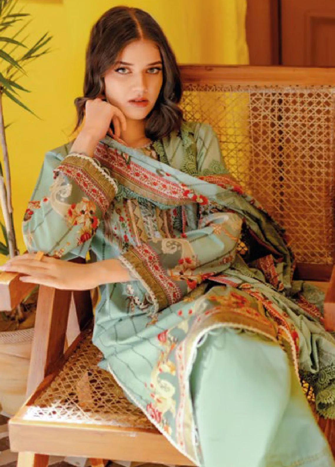 Gul Ahmed Printed Lawn Unstitched 3 Piece Suit - GA24EL CL-42133