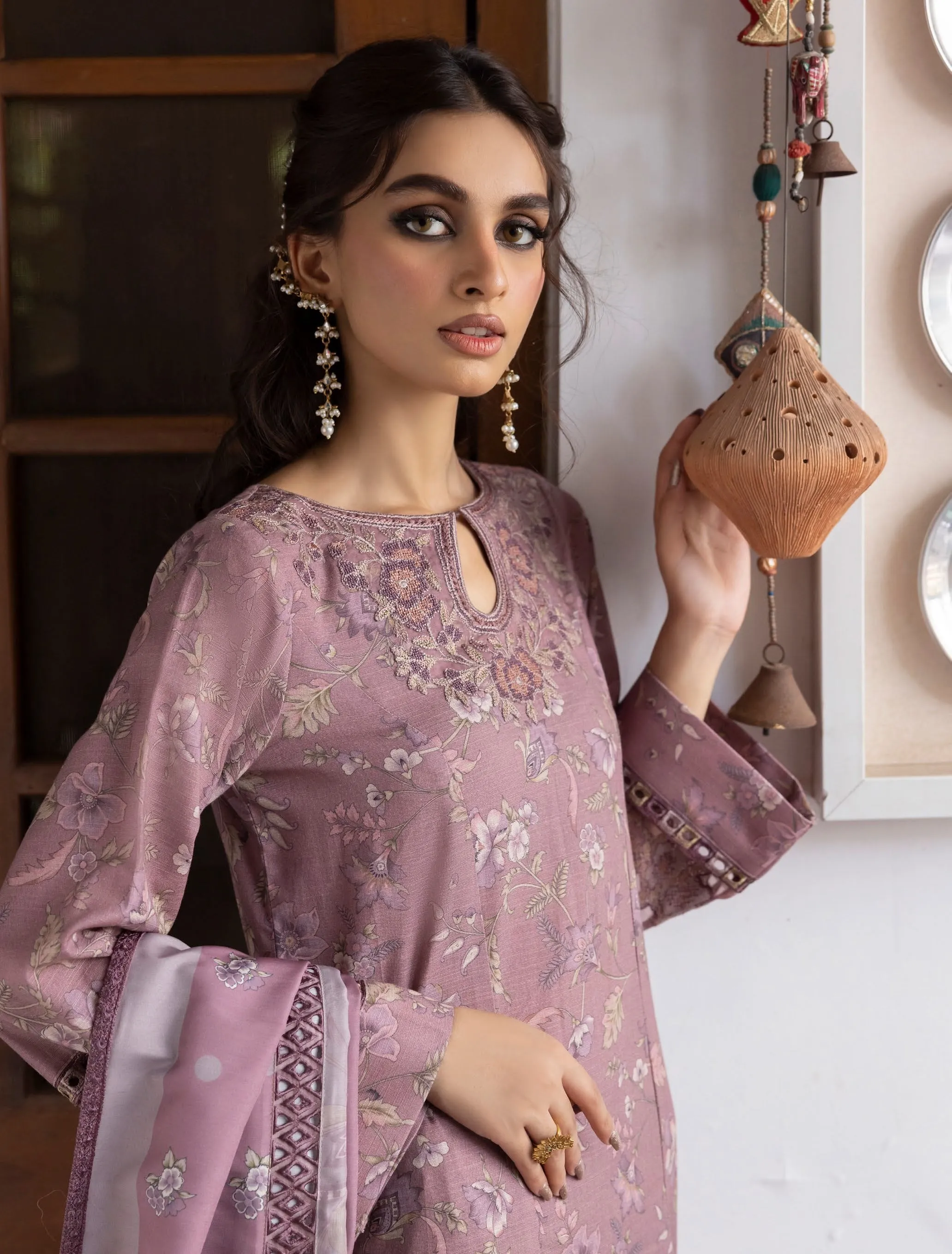 Jahanara by Iznik Embroidered Slub Khaddar Unstitched 3Pc Suit IJK-06