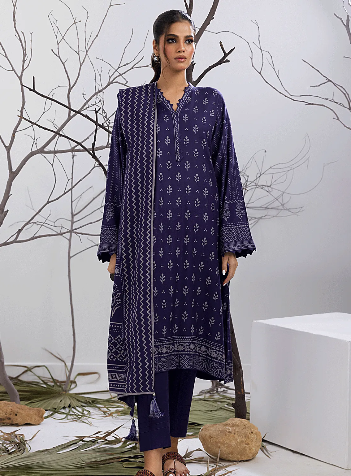 Lakhany Printed Cashmi Vool Unstitched 3 Piece Suit - LSM23CV LG-ZH-0099-C