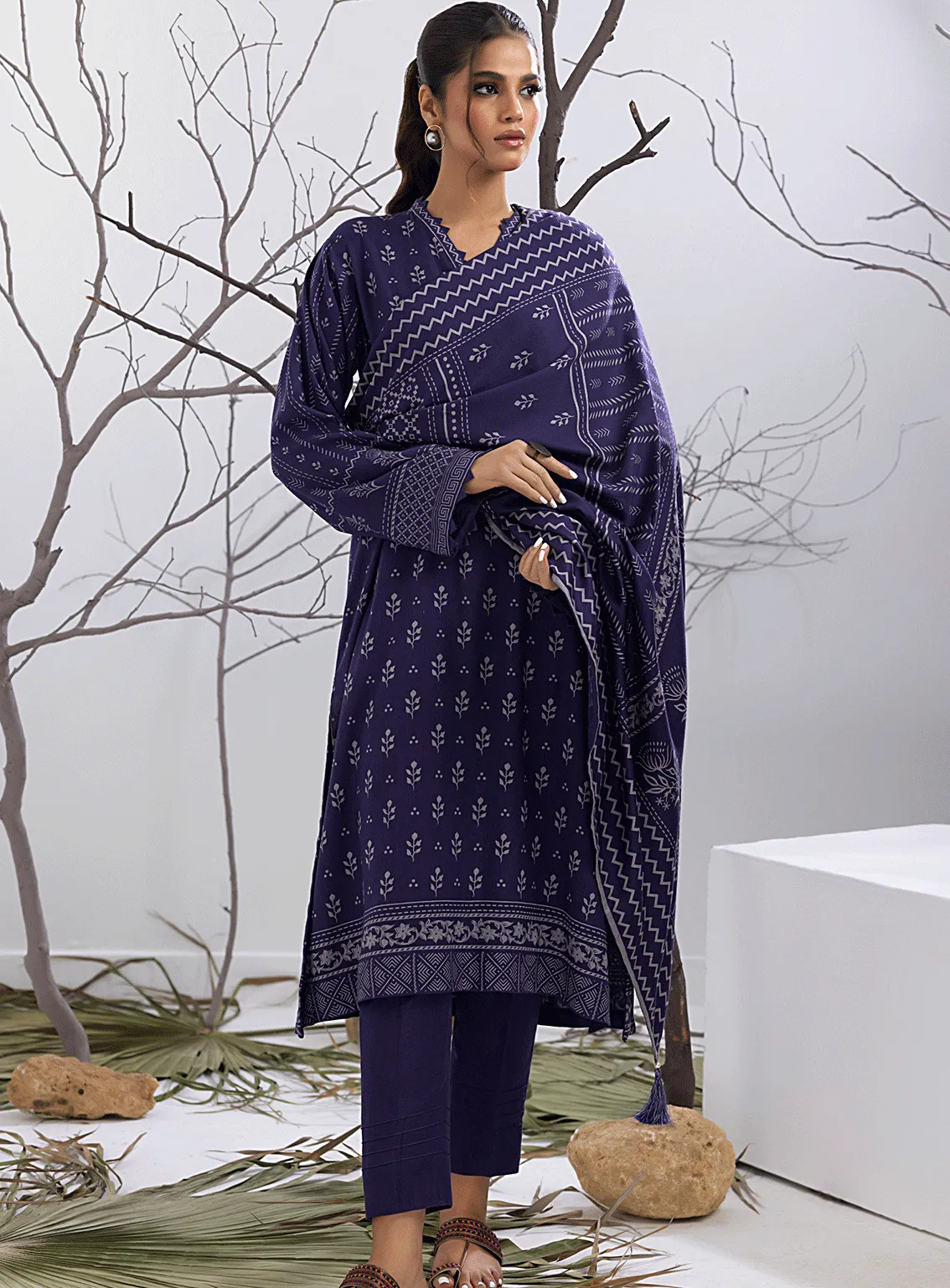 Lakhany Printed Cashmi Vool Unstitched 3 Piece Suit - LSM23CV LG-ZH-0099-C