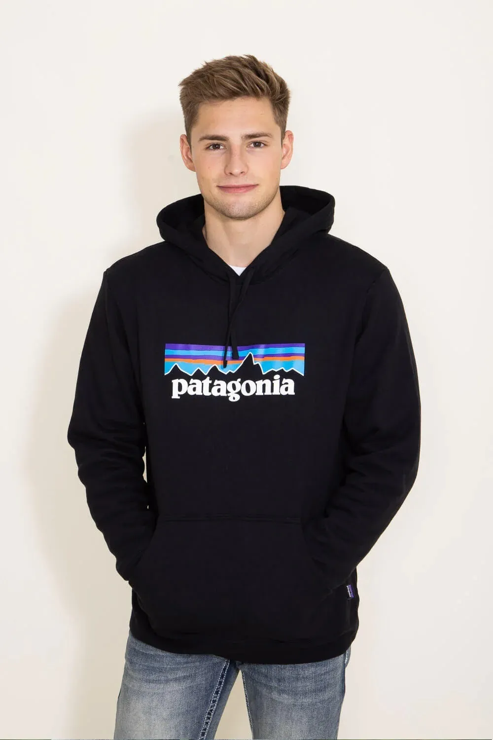 Patagonia  |Unisex Plain Logo Outdoor Hoodies