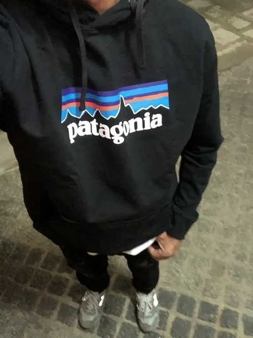 Patagonia  |Unisex Plain Logo Outdoor Hoodies