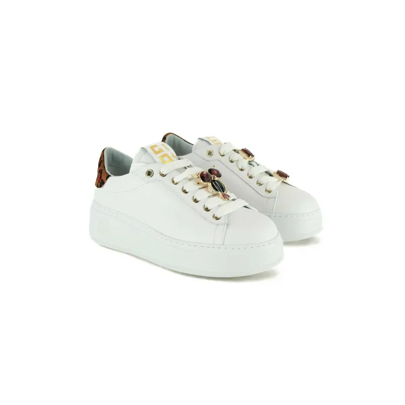 SNEAKERS DONNA IN PELLE CON GIOIELLO, BIANCO